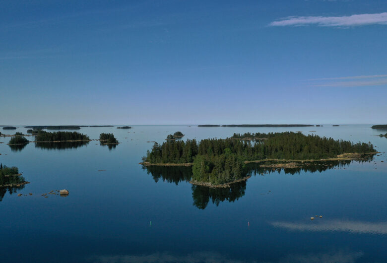 Skärgård med mindre öar