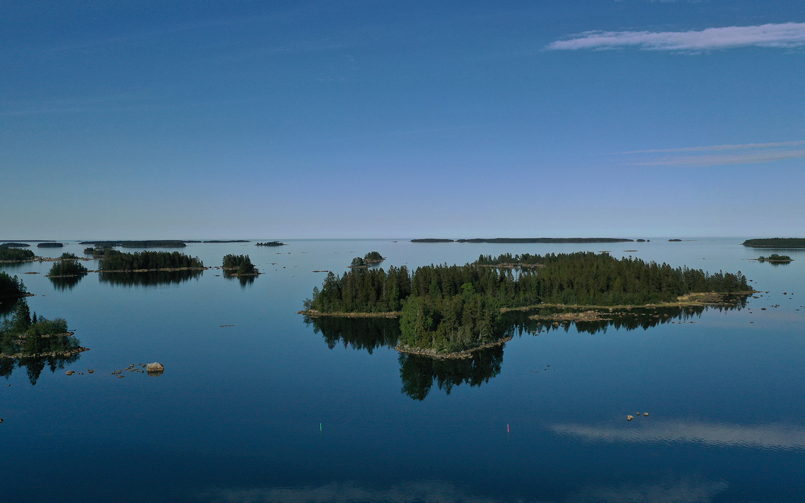 Skärgård med mindre öar