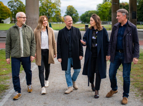 Medarbetare från Sweco och Björk i parken