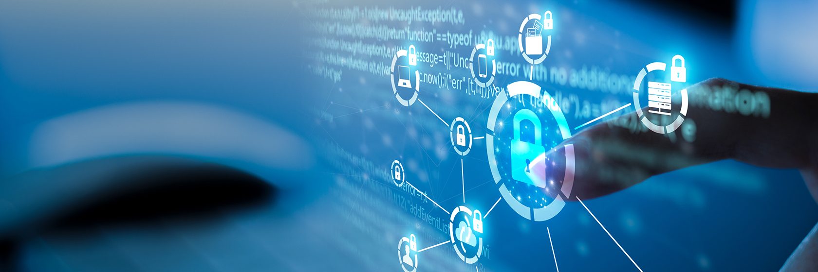 Ilustrativ bild med en dator och en hand som klickar på et hänglås