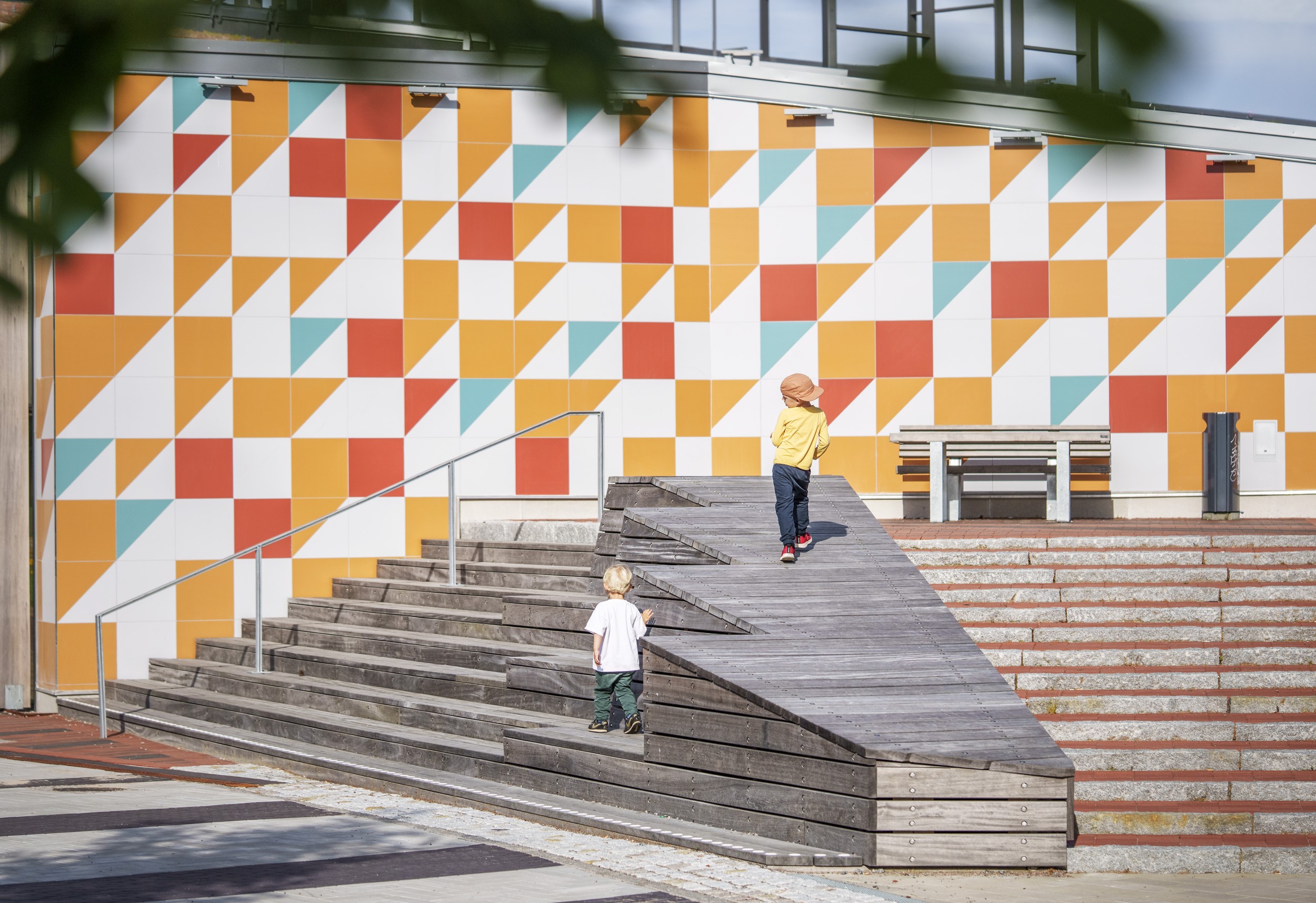 Trappa vid Kulturhuset Bergsjön exteriört