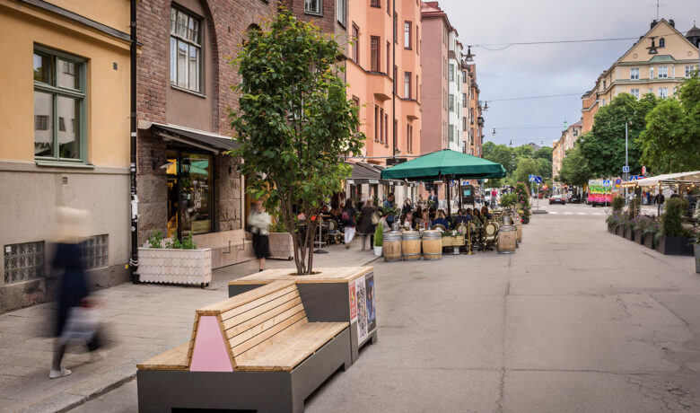 En sommargågata i Stockholm